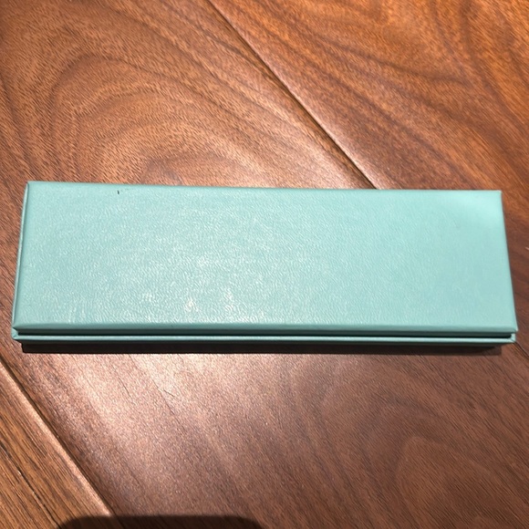 Authentic Tiffany box. - Picture 2 of 3